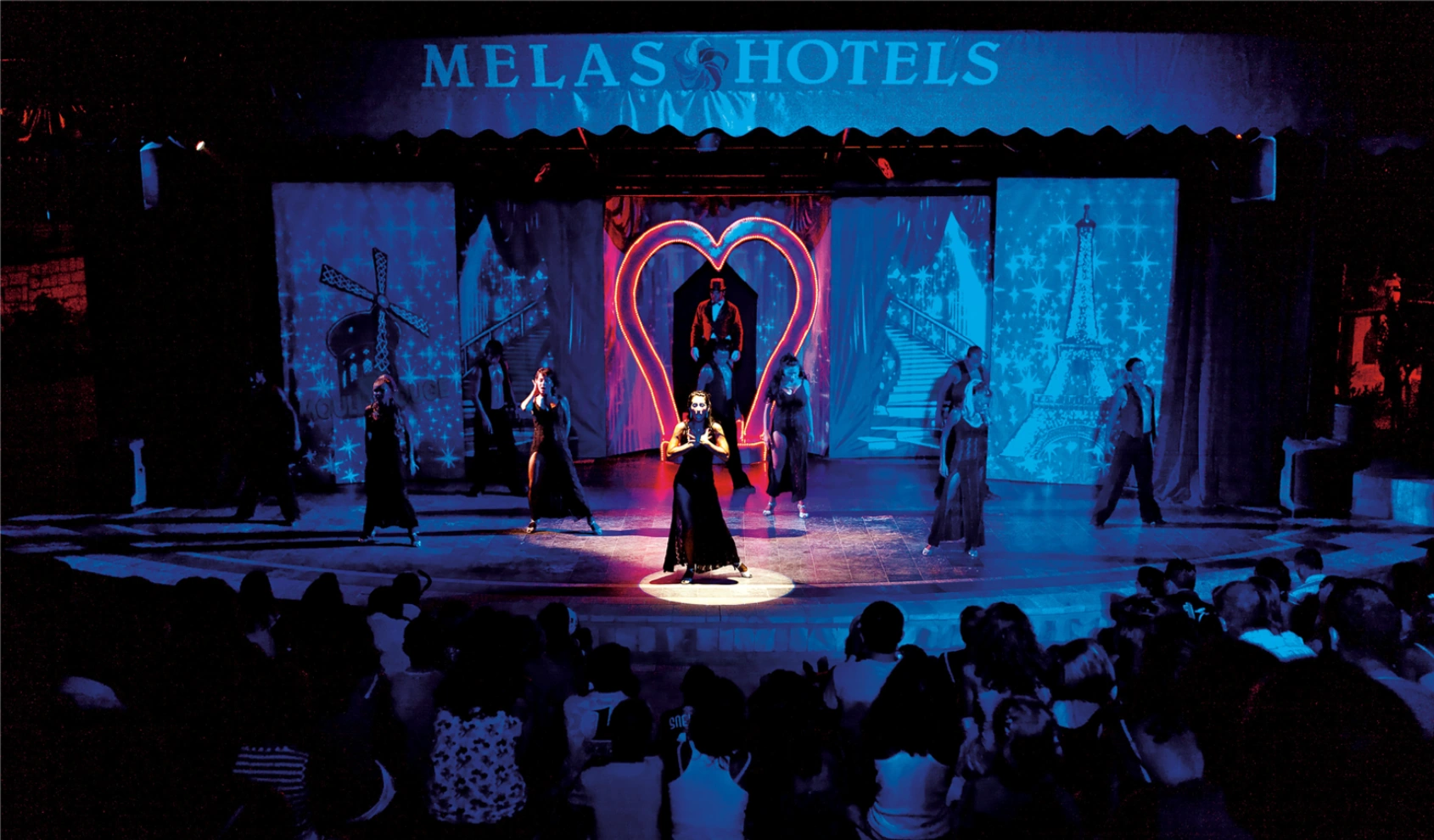 ANİMASYON, AKŞAM ŞOVLARI VE CANLI PERFORMANSLAR
